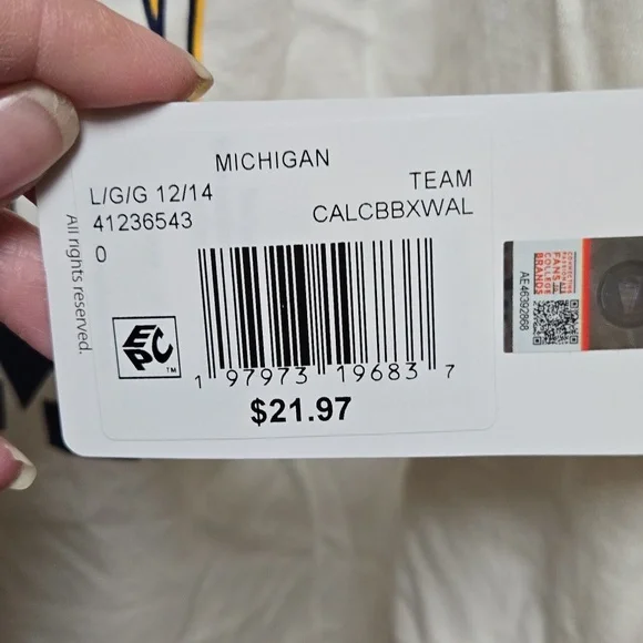 University of Michigan Wolverines T-Shirt NWT - Picture 5 of 9